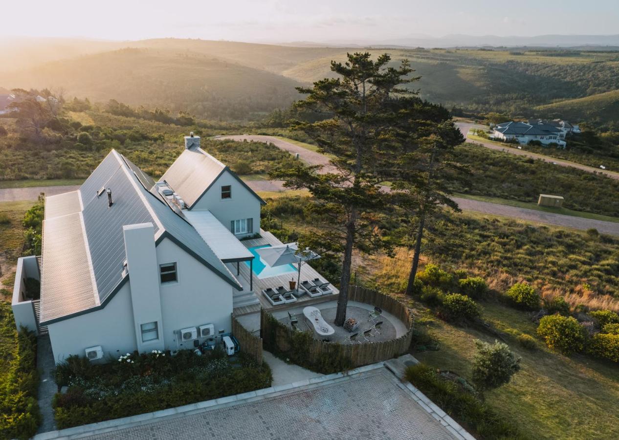 Sky Villa Boutique Hotel By Raw Africa Collection Plettenberg Bay Exterior foto Modern houses in Hermanus