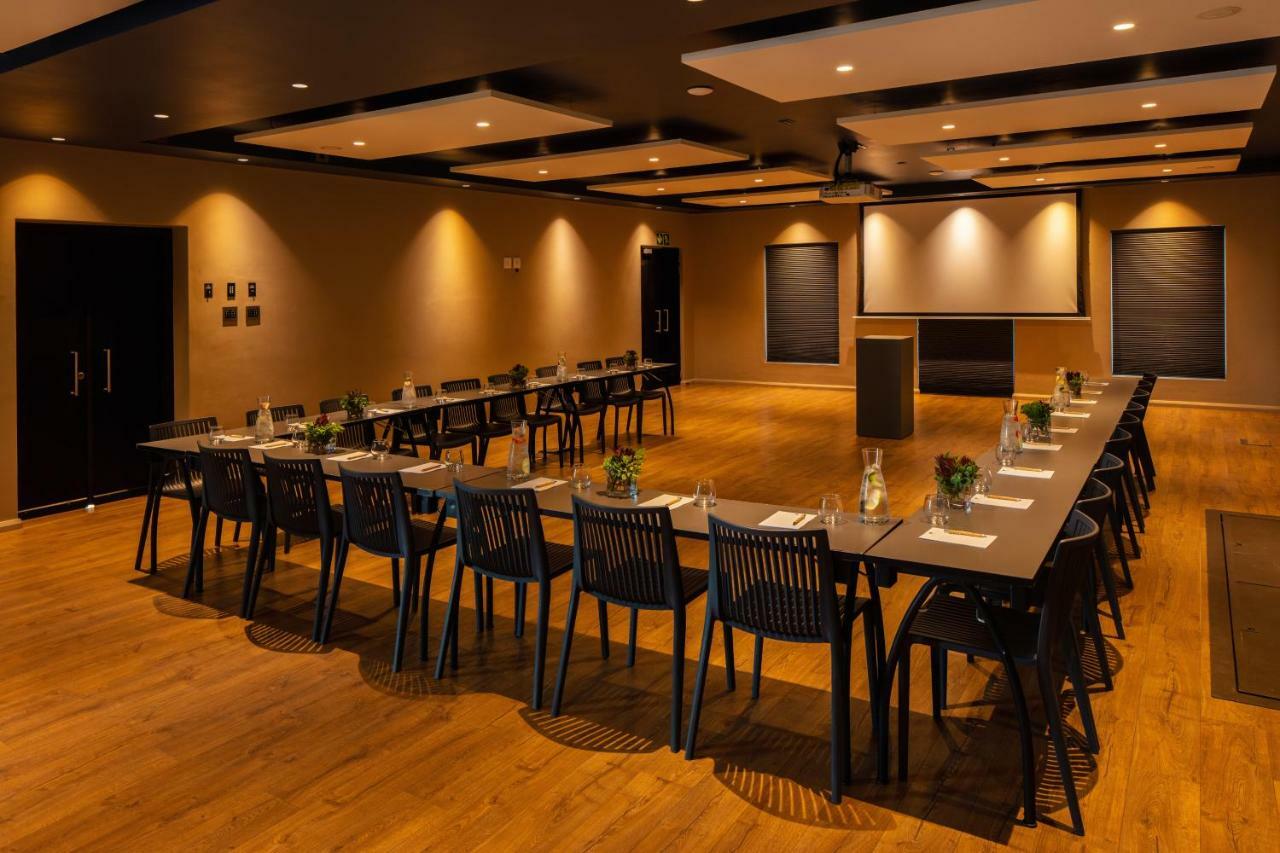 Sky Villa Boutique Hotel By Raw Africa Collection Plettenberg Bay Exterior foto Meeting room